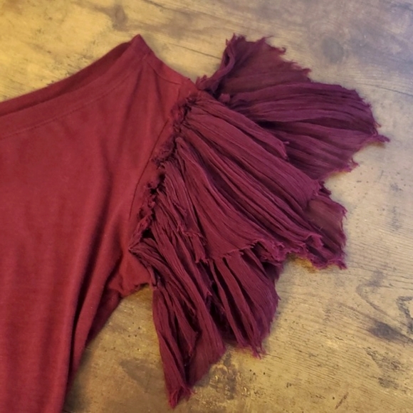 One shoulder assymetrical burgundy merlot red ruffle puff sleeve shirt - Picture 7 of 8